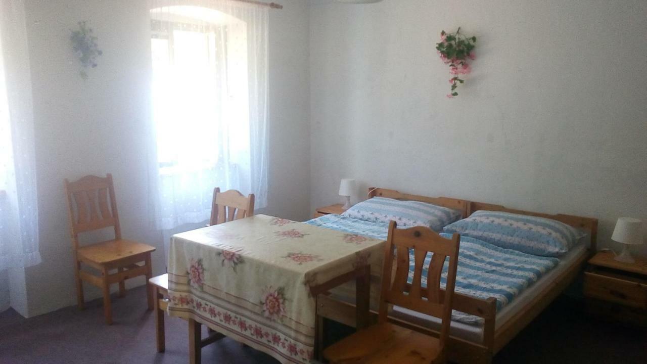 Pronajem Pokoju Belle Vue Apartment Vranov nad Dyji Bagian luar foto